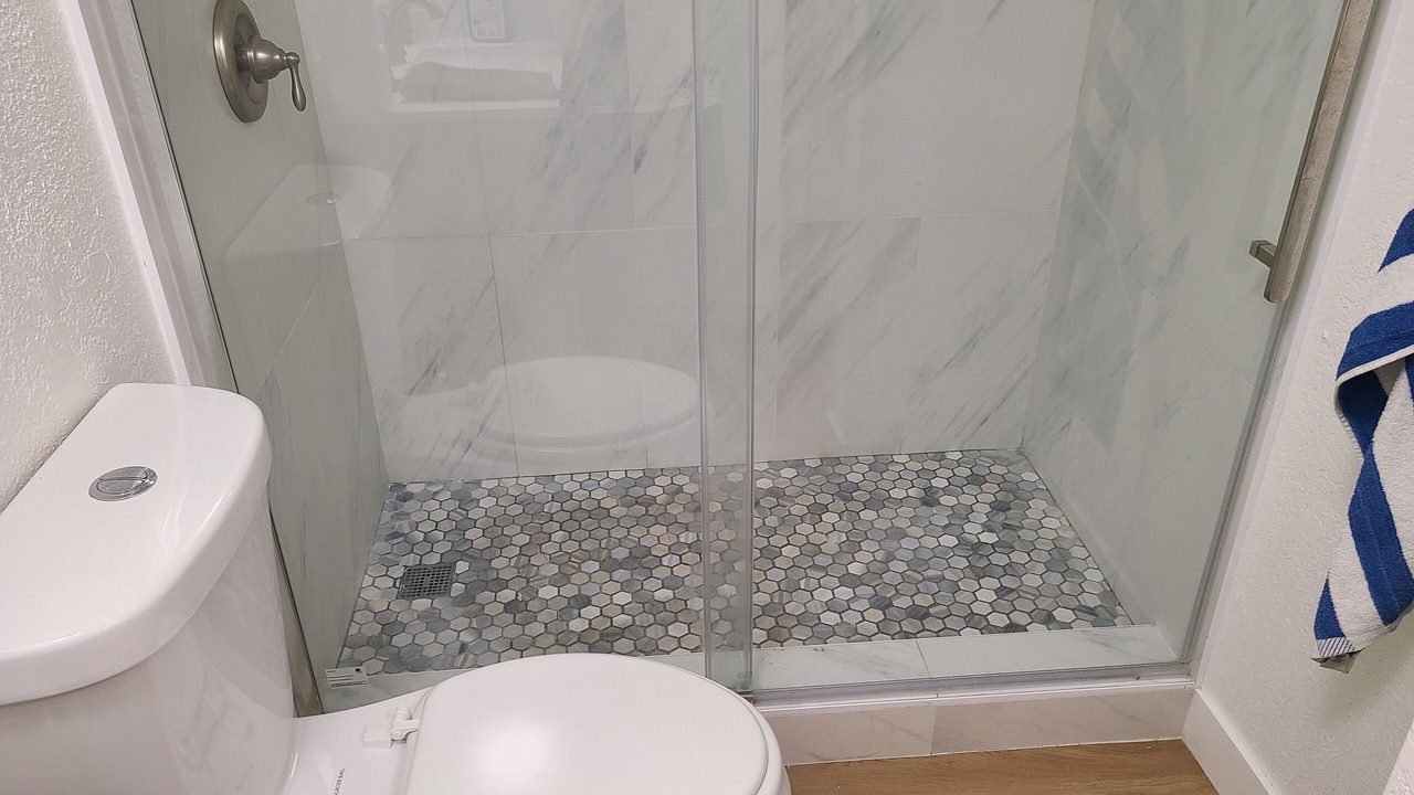 Photo of Bathroom in Racquet Club West