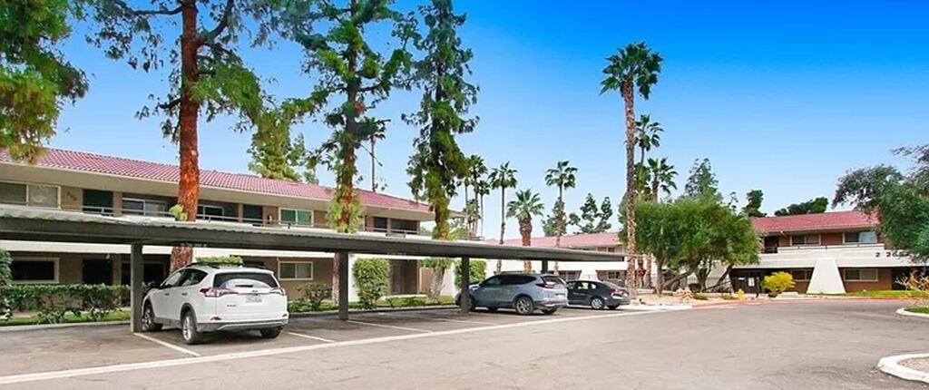 Photo of Outdoor in Racquet Club West