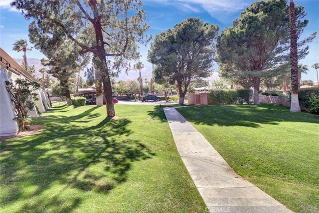 Photo of Outdoor in Racquet Club West