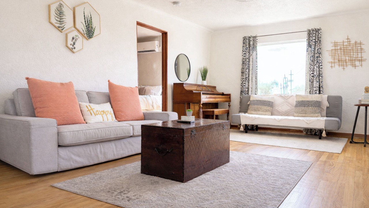 Photo of Livingroom in Downtown