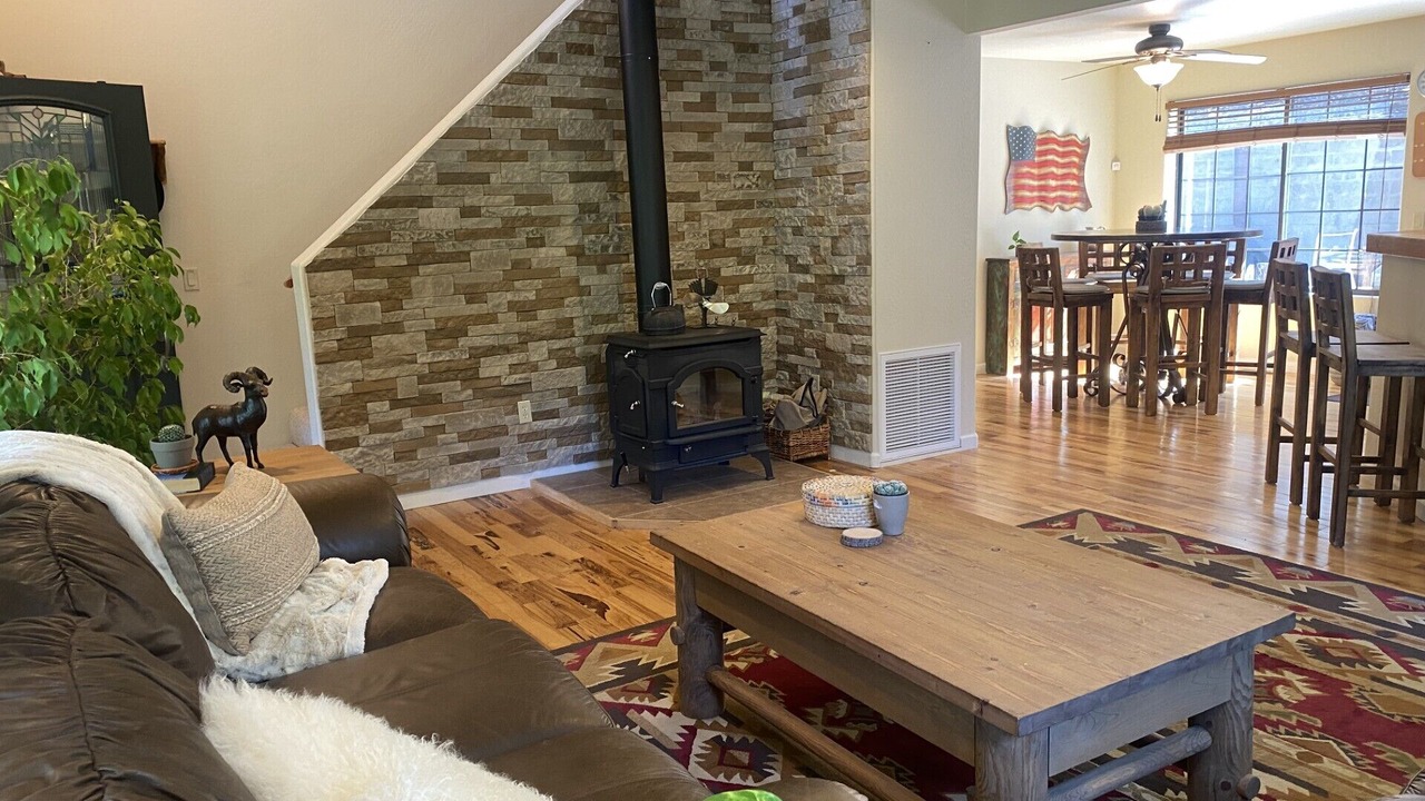 Photo of Livingroom in Groom Creek