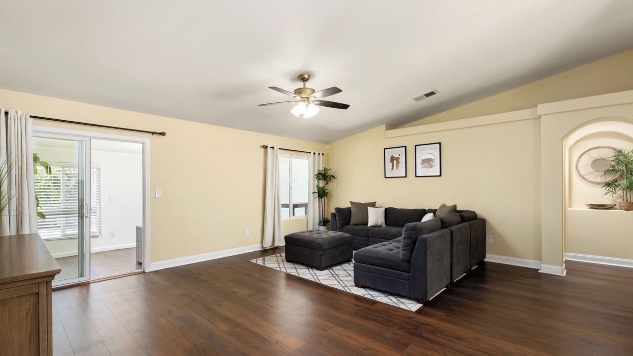 Photo of Livingroom in Pumpkin Center
