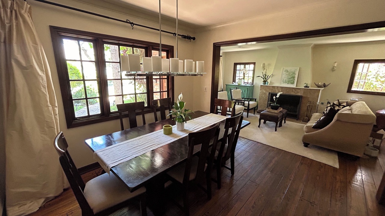 Photo of Livingroom in West Los Angeles