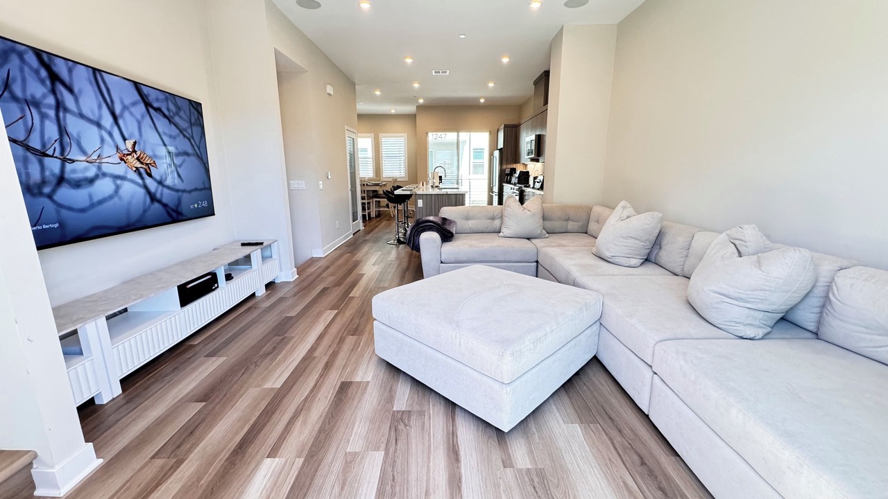 Photo of Livingroom in Anaheim Resort