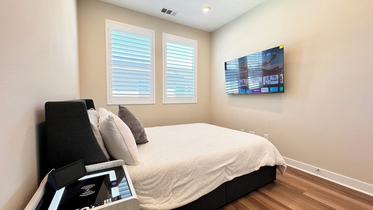 Photo of Bedroom in Anaheim Resort