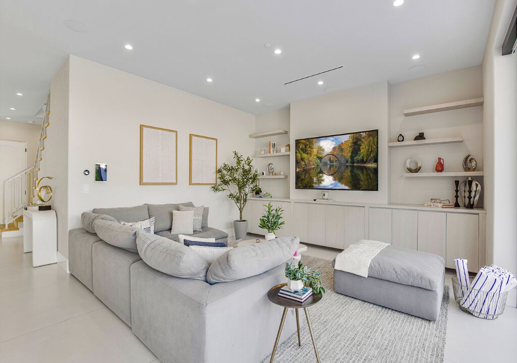 Photo of Livingroom in Studio City