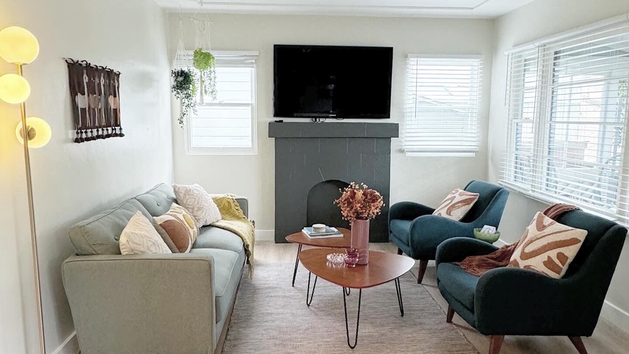 Photo of Livingroom in University Heights