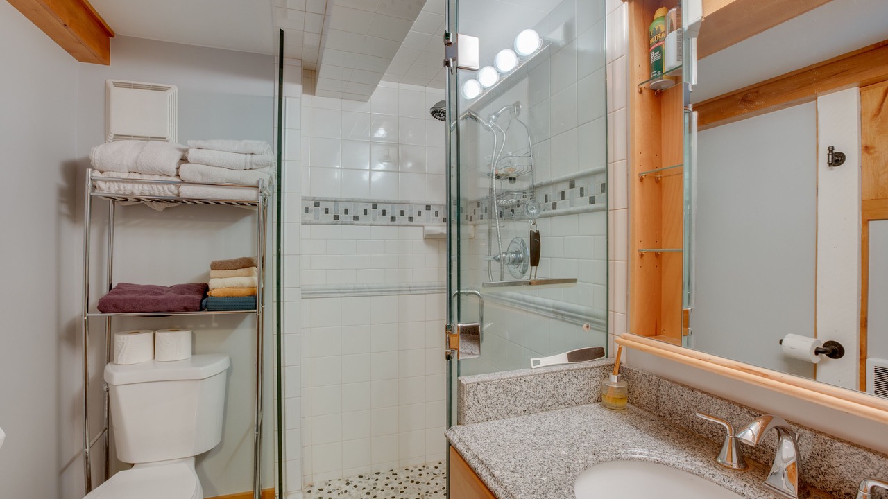 Photo of Bathroom in Tahoma
