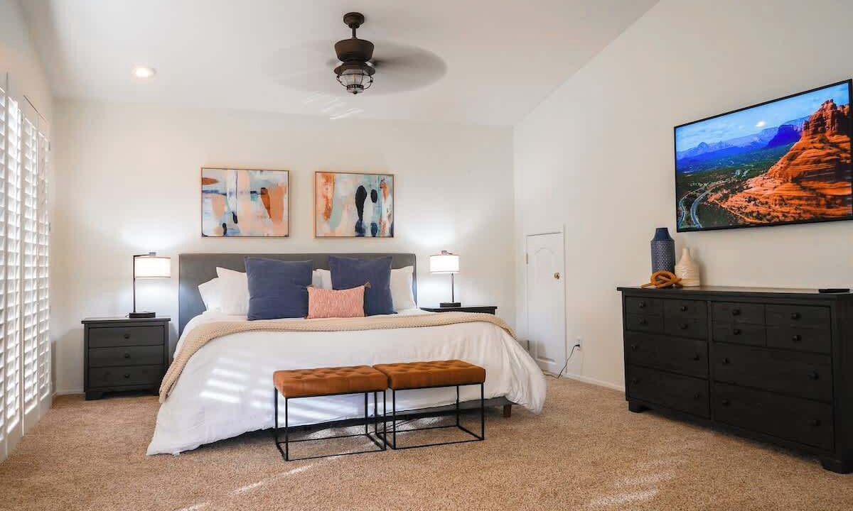 Photo of Bedroom in Crystal Shores