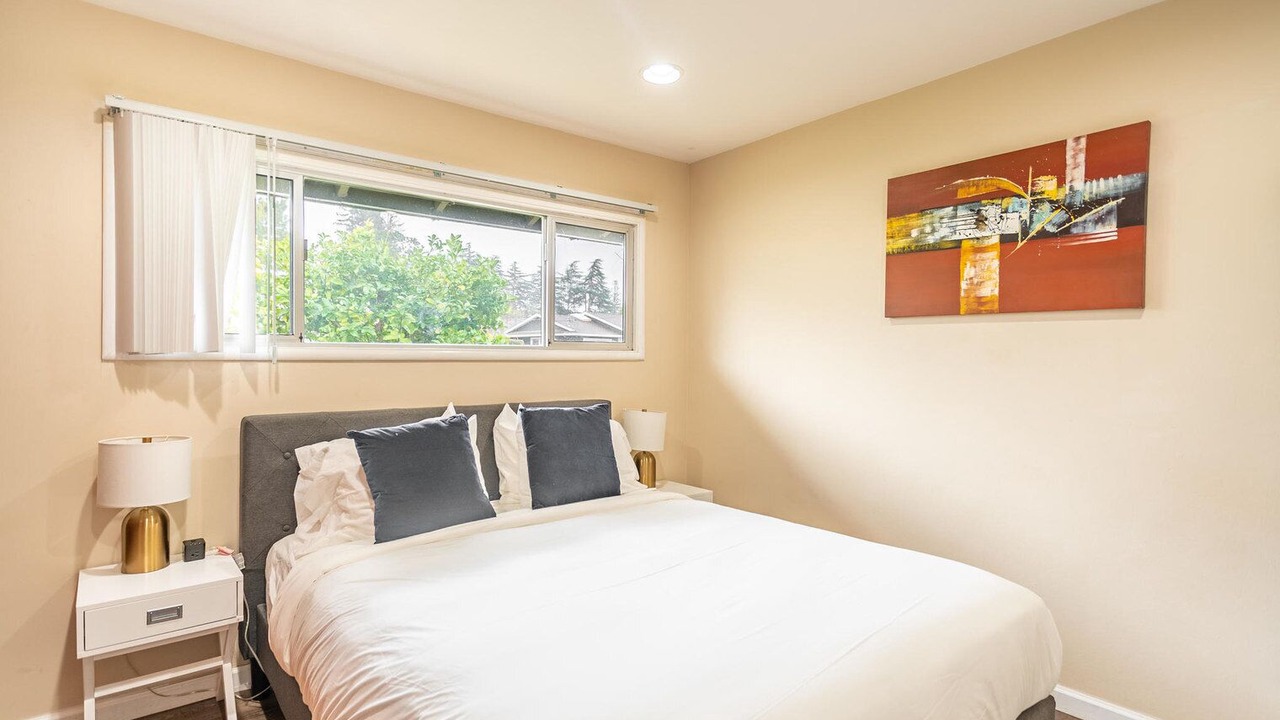 Photo of Bedroom in Mountain View