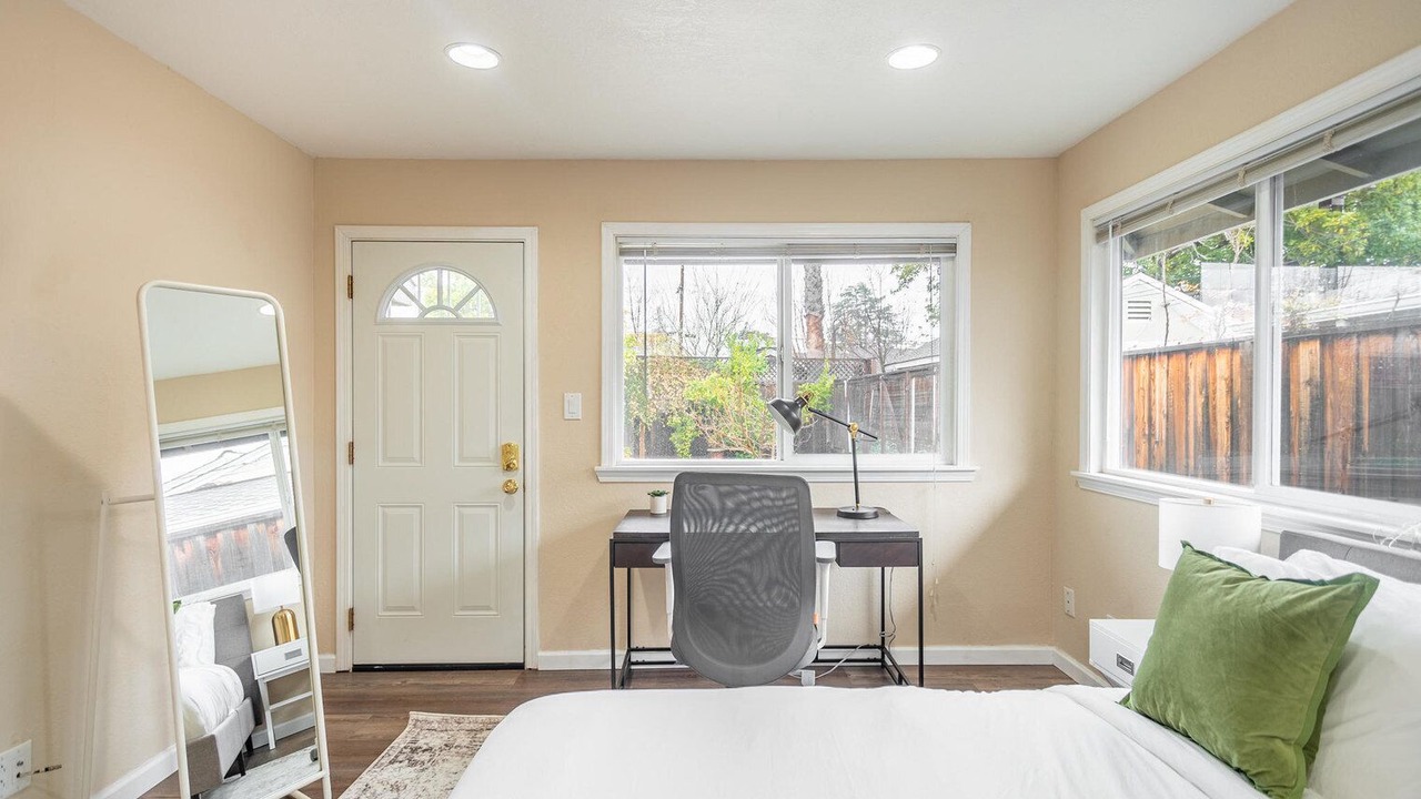 Photo of Bedroom in Mountain View