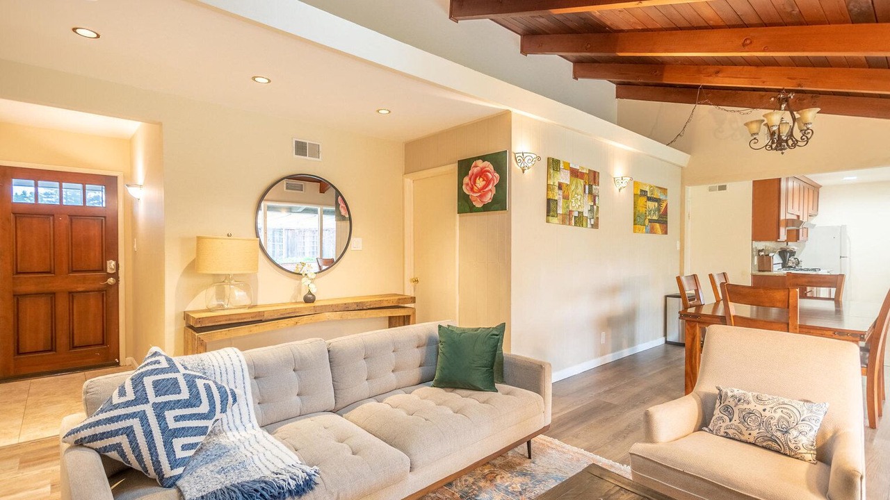 Photo of Livingroom in Mountain View
