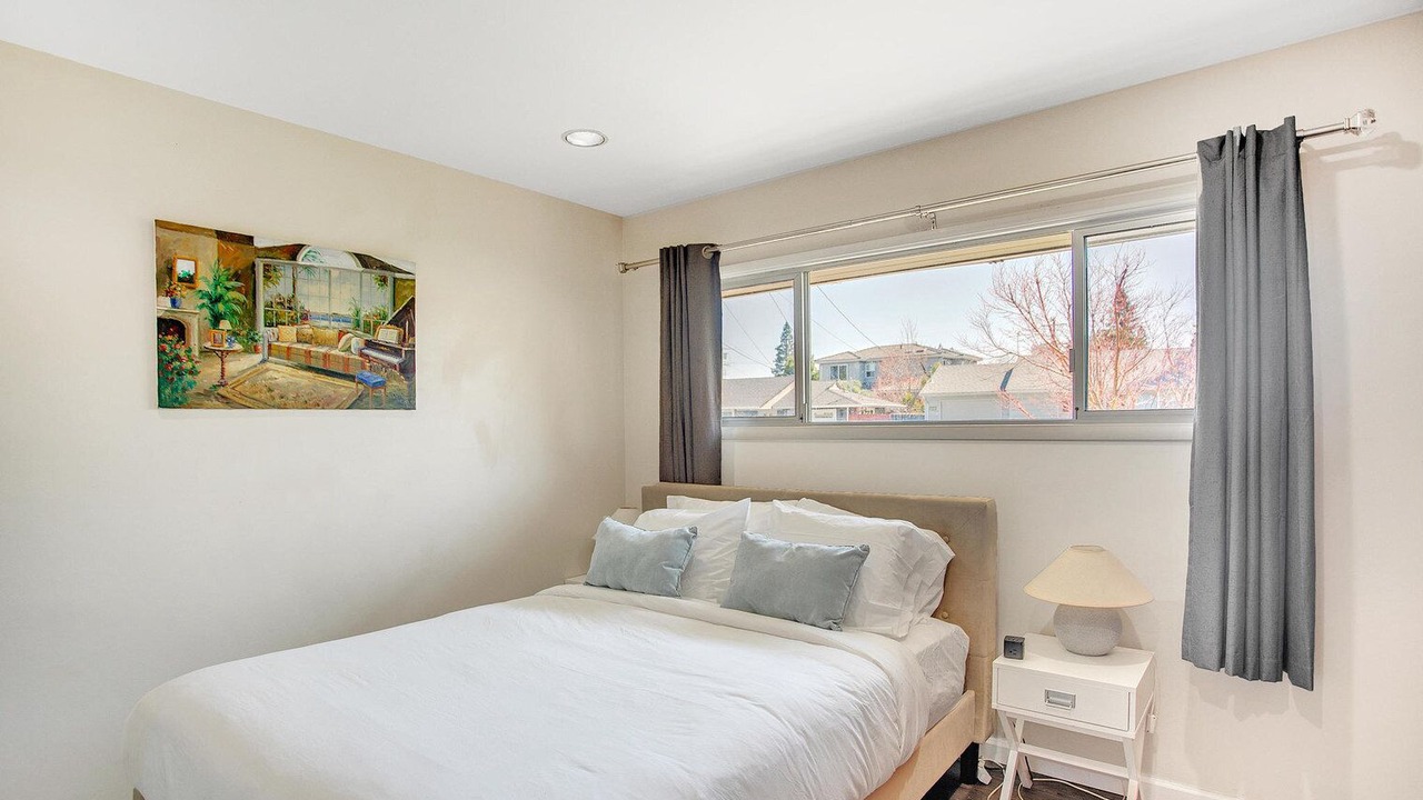 Photo of Bedroom in Mountain View