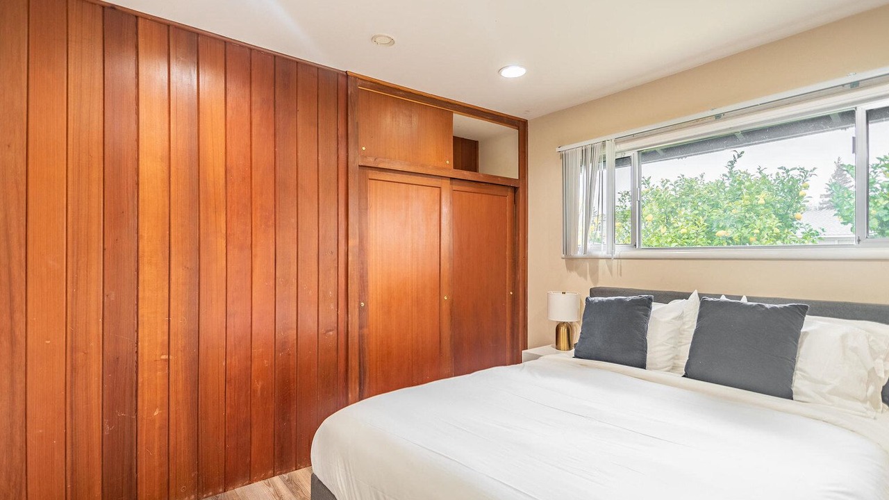 Photo of Bedroom in Mountain View