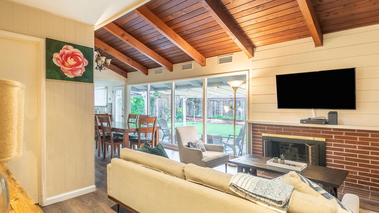 Photo of Livingroom in Mountain View