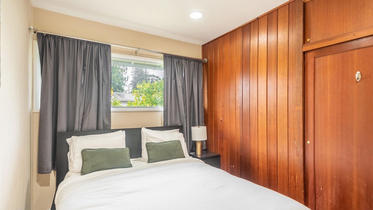 Photo of Bedroom in Mountain View