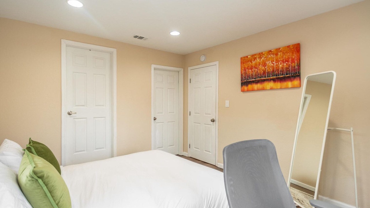 Photo of Bedroom in Mountain View
