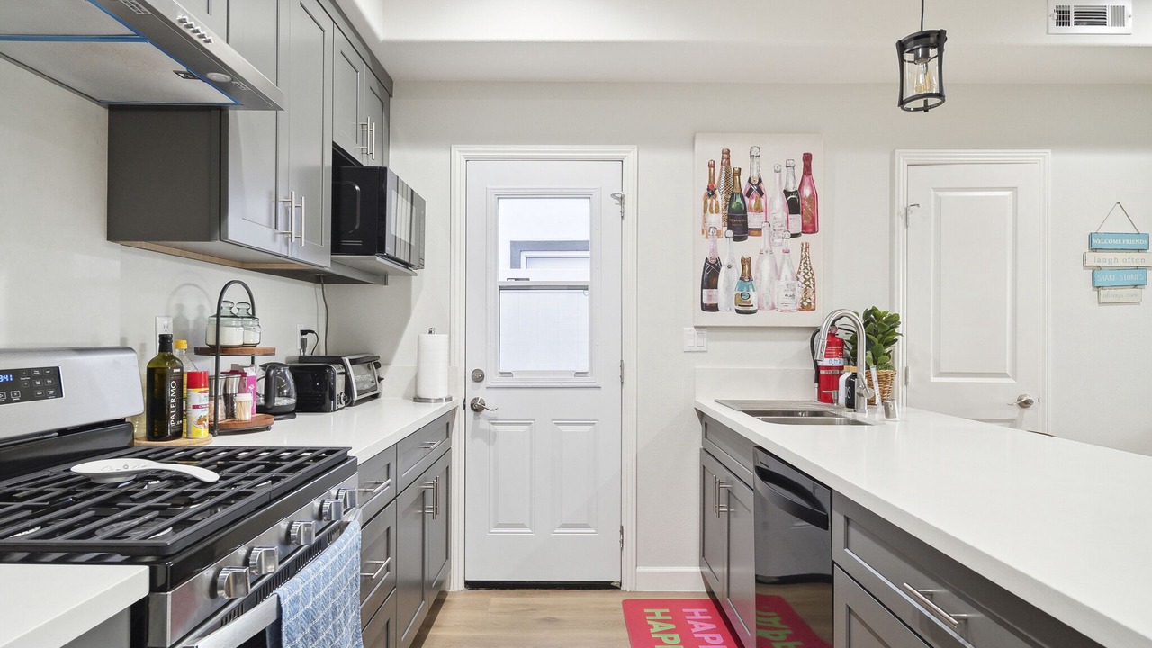 Photo of Kitchen in Midway City