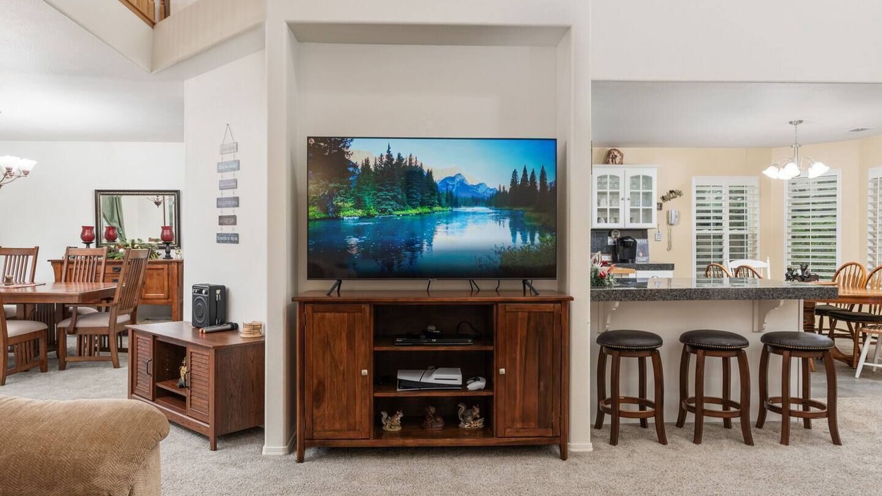 Photo of Livingroom in Shaver Lake