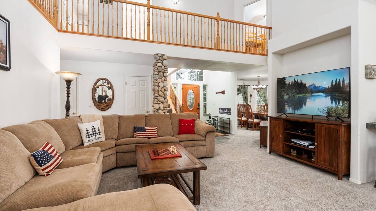Photo of Livingroom in Shaver Lake
