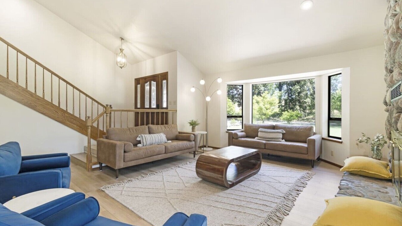 Photo of Livingroom in Chico
