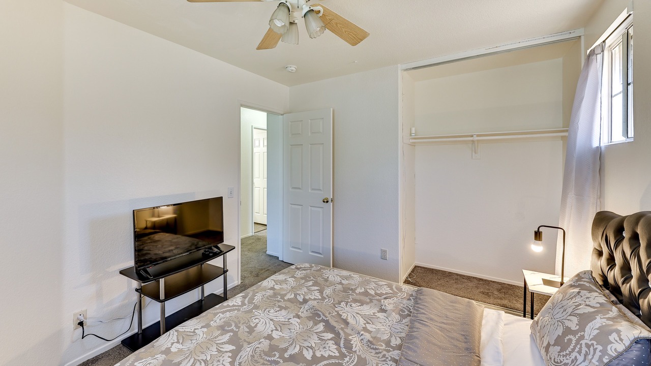 Photo of Bedroom in Lake Elsinore