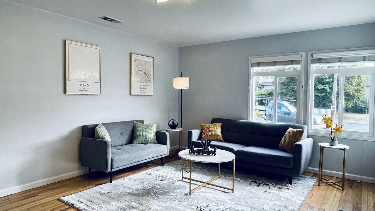 Photo of Livingroom in North Central