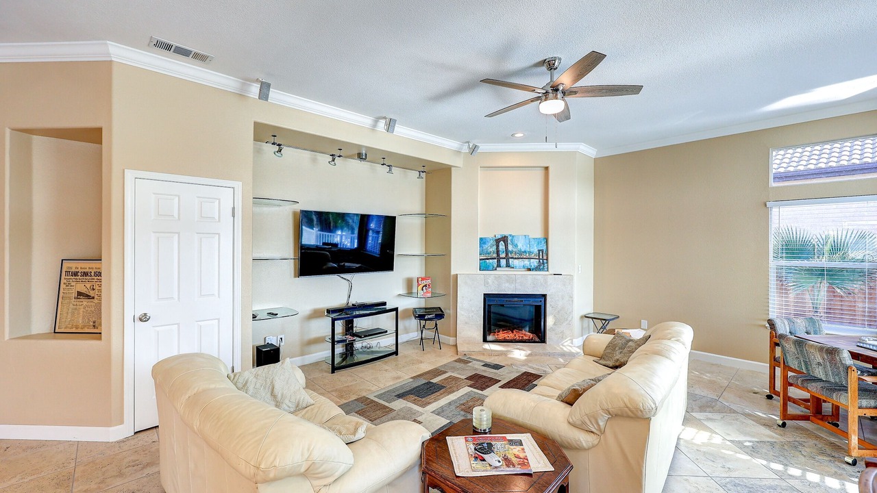 Photo of Livingroom in Discovery Bay