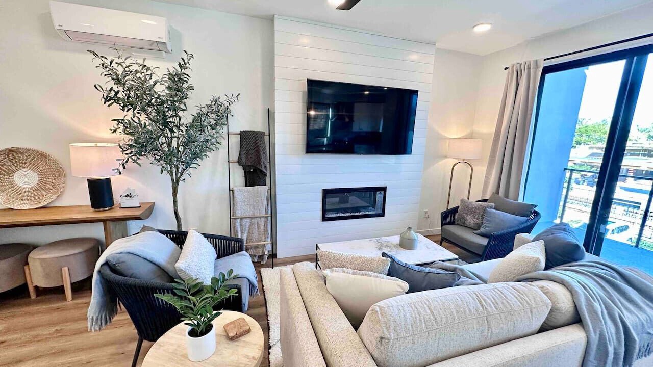 Photo of Livingroom in Townsite