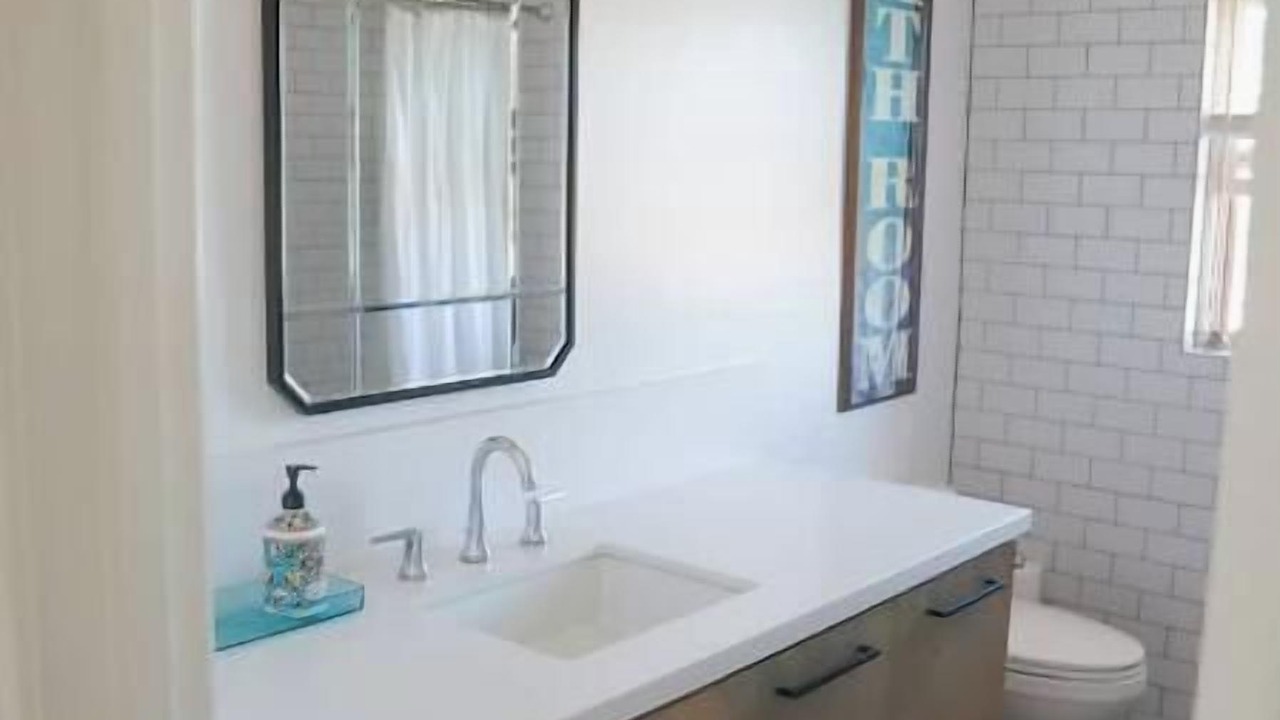 Photo of Bathroom in Vista