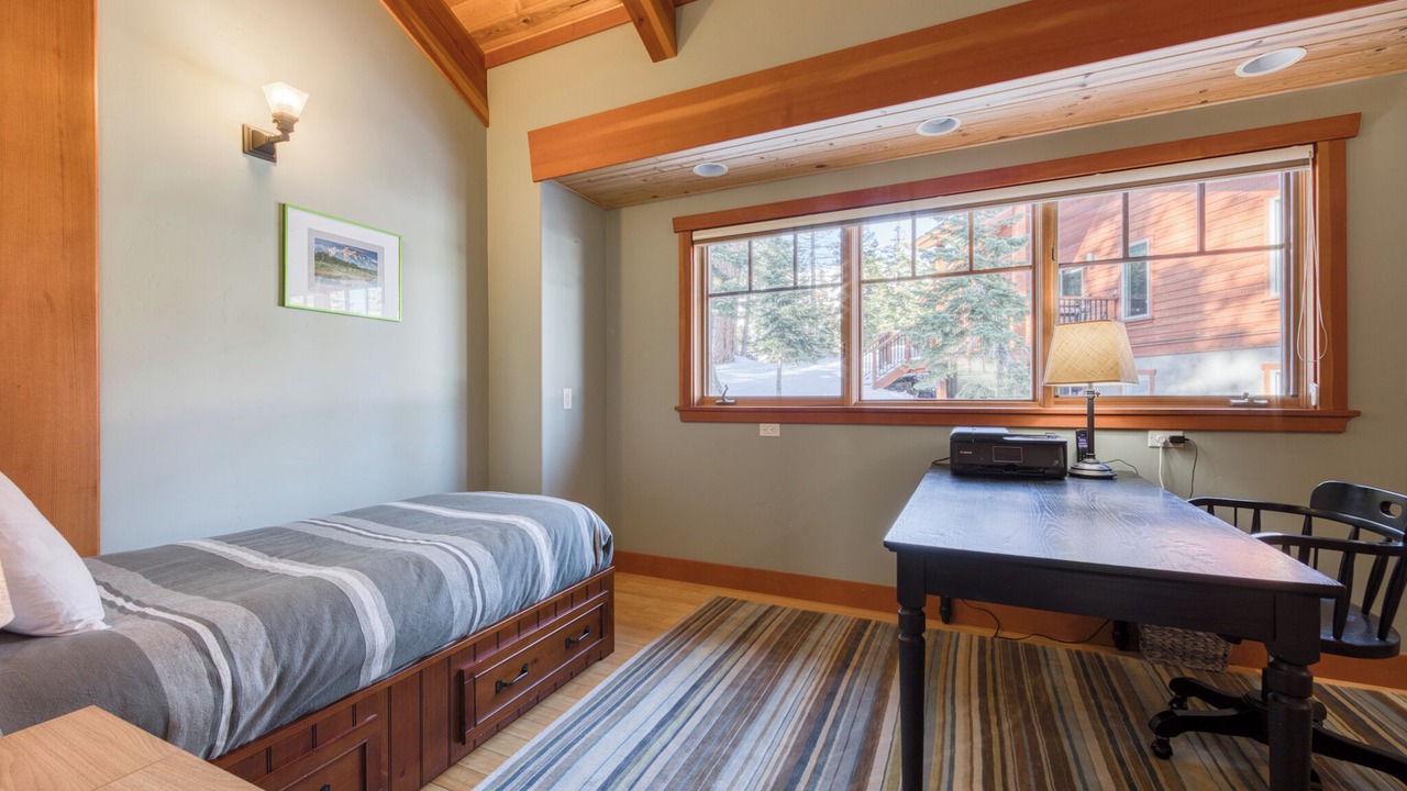 Photo of Bedroom in Alpine Meadows