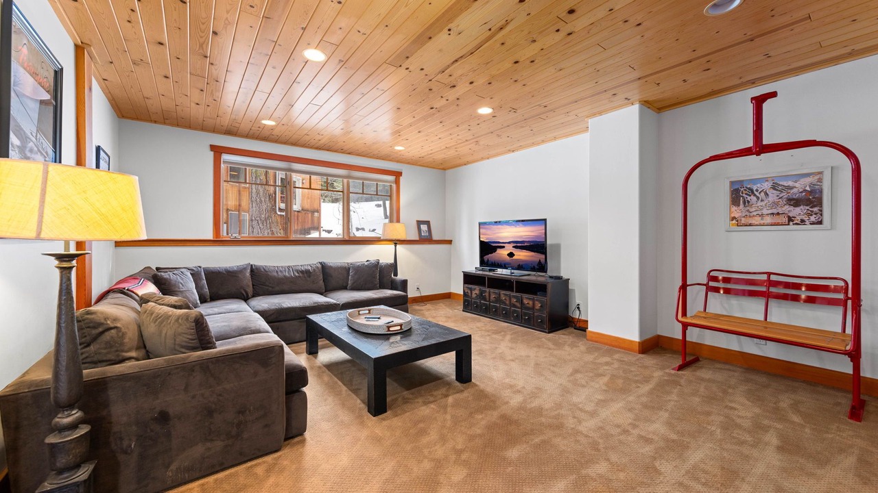 Photo of Livingroom in Alpine Meadows