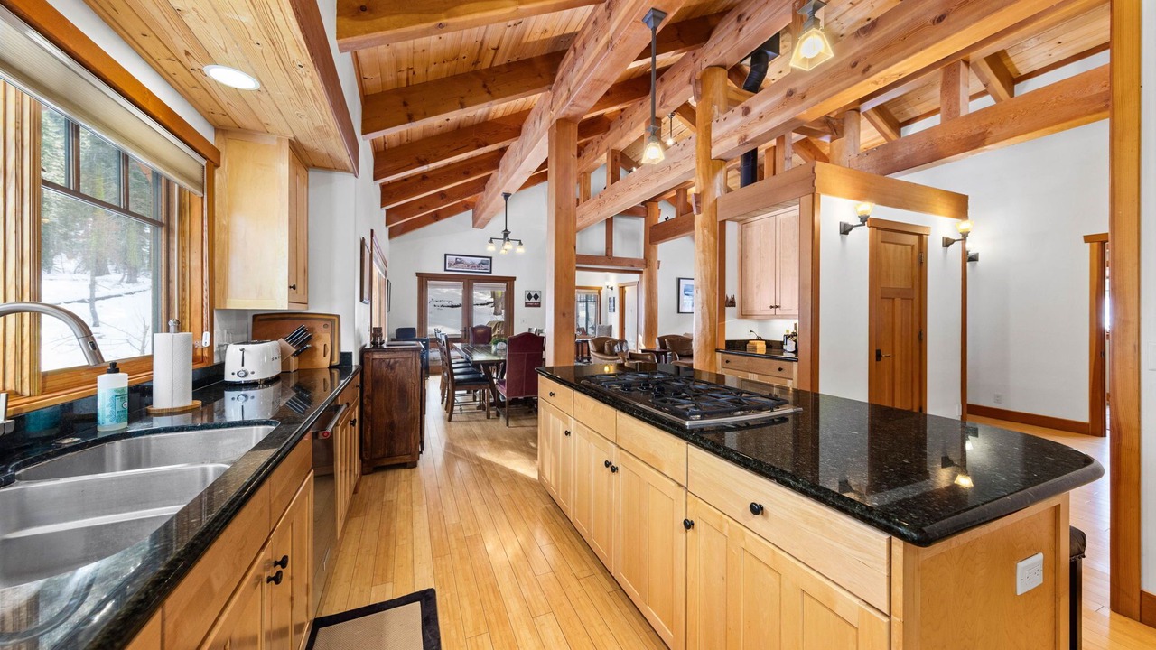 Photo of Kitchen in Alpine Meadows