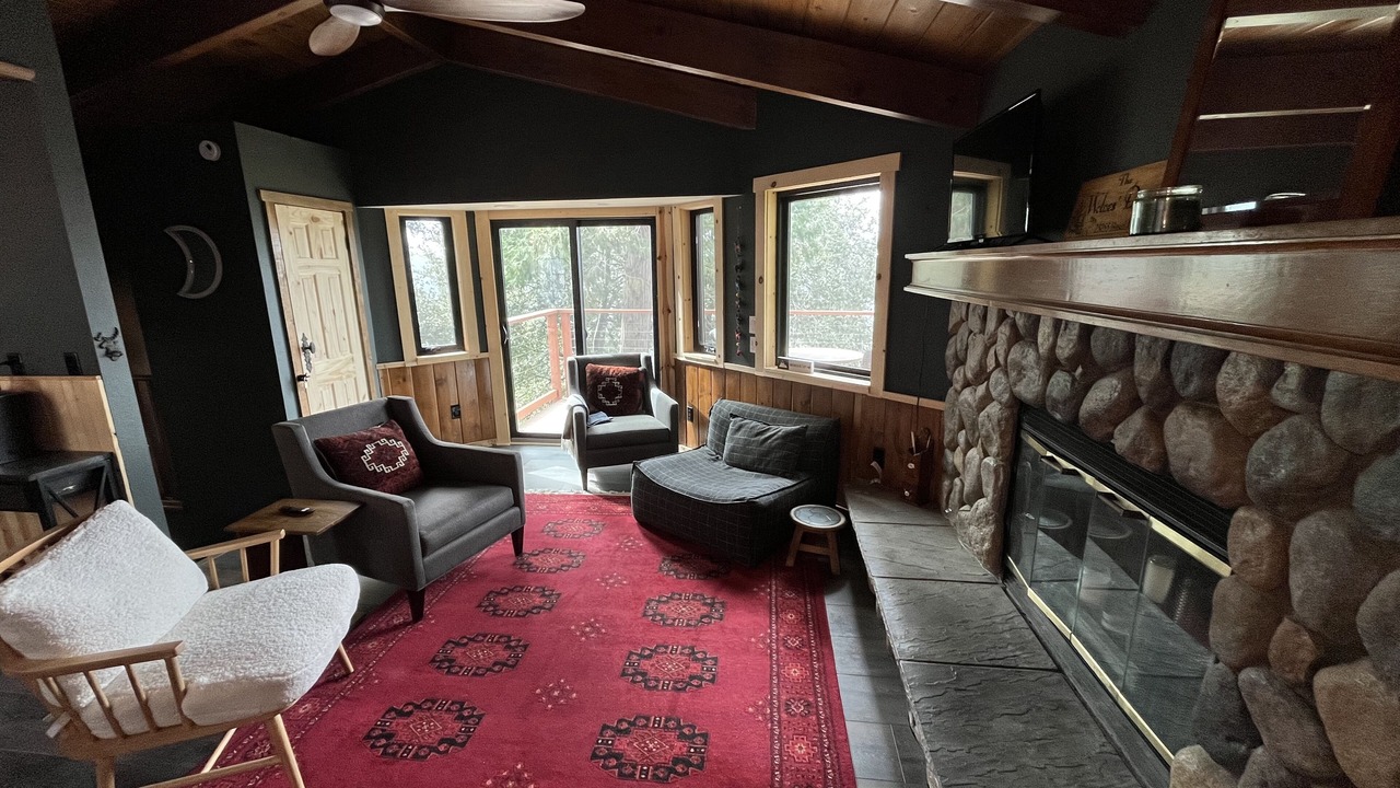 Photo of Livingroom in Crestline