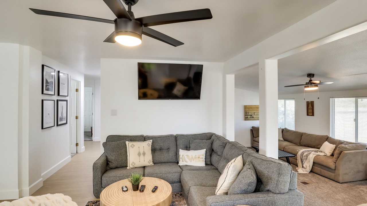 Photo of Livingroom in Topock
