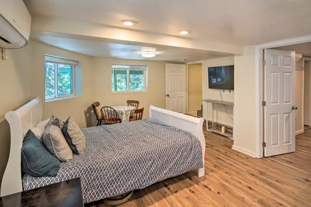 Photo of Bedroom in Crestline