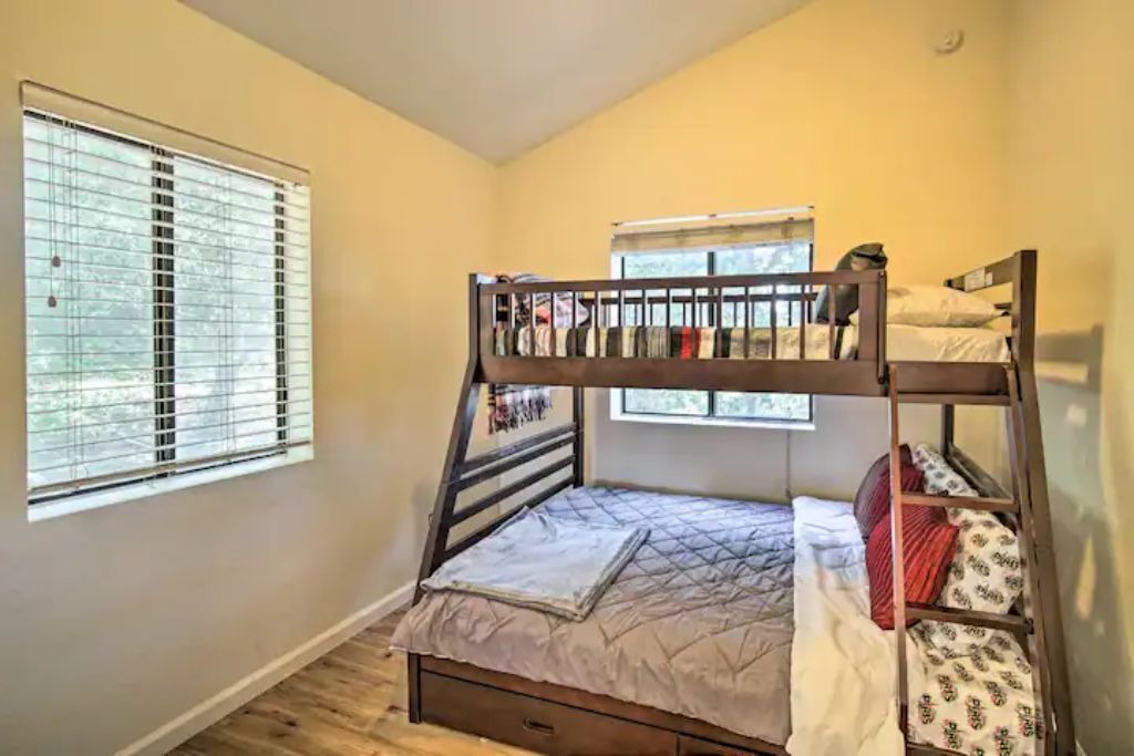 Photo of Bedroom in Crestline