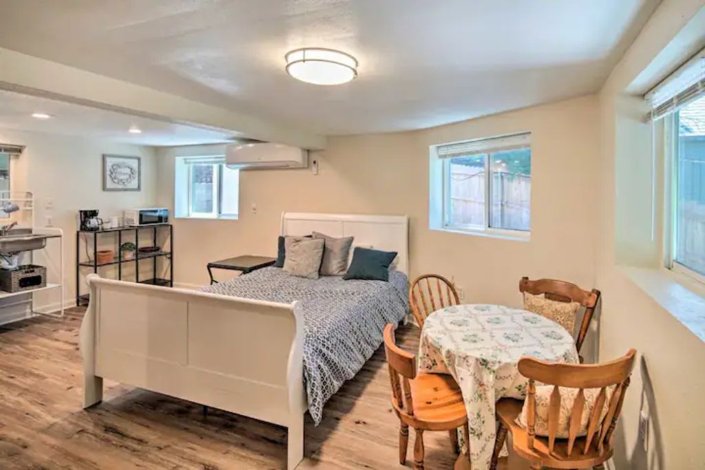 Photo of Bedroom in Crestline