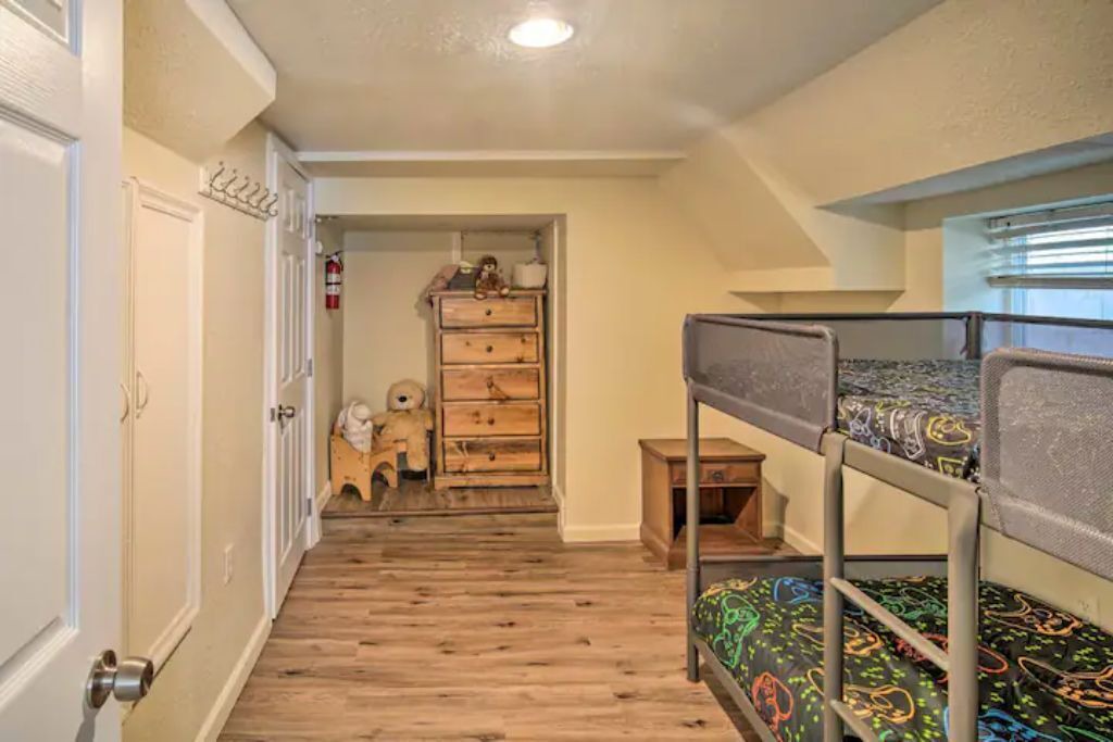 Photo of Bedroom in Crestline