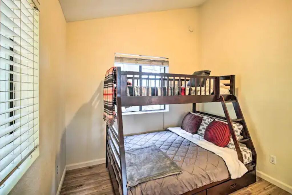 Photo of Bedroom in Crestline
