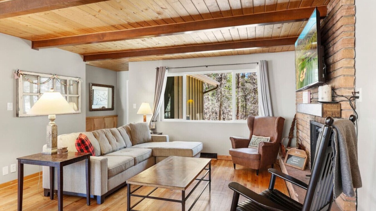 Photo of Livingroom in Groom Creek
