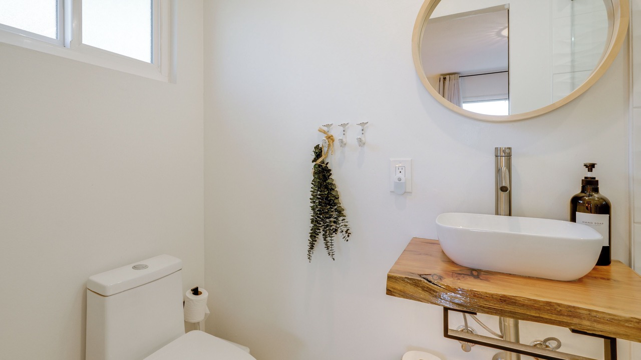 Photo of Bathroom in Mescal Corridor NW