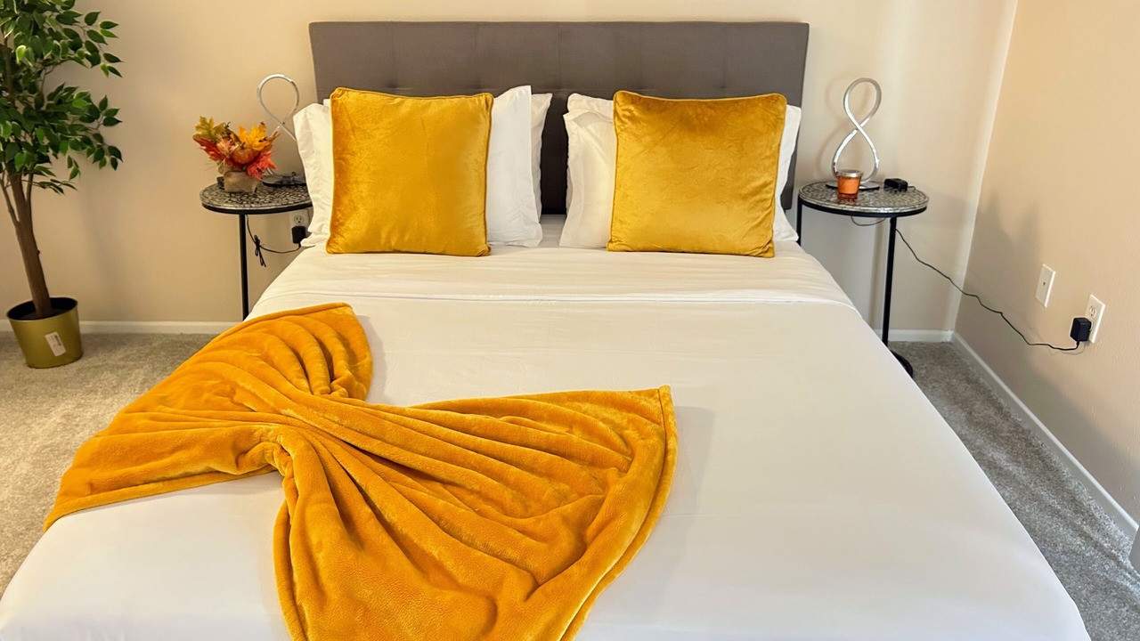 Photo of Bedroom in Fox Hills
