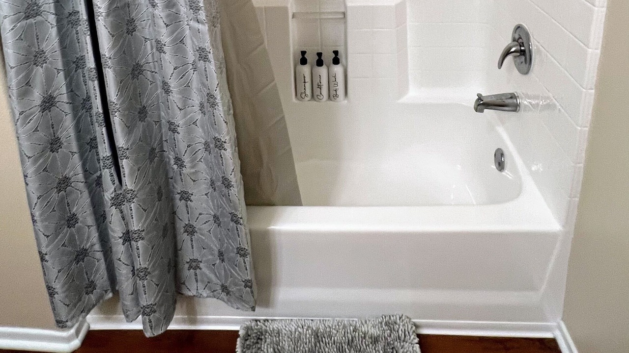 Photo of Bathroom in Fox Hills
