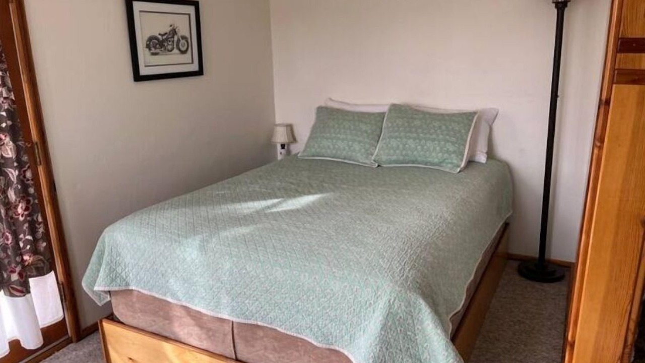 Photo of Bedroom in Kernville