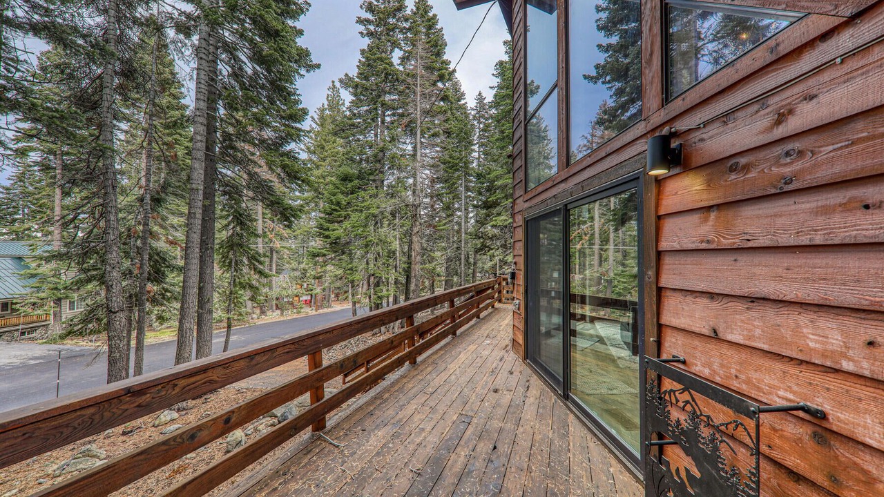 Photo of Patio Balcony in Chamberlands
