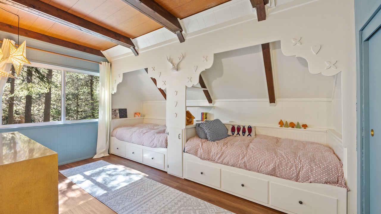 Photo of Bedroom in Serene Lakes