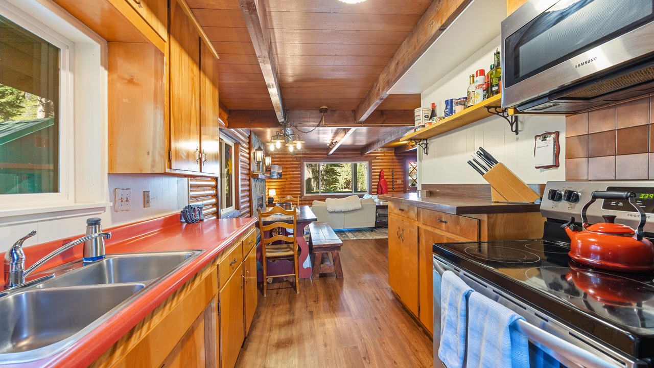 Photo of Kitchen in Serene Lakes