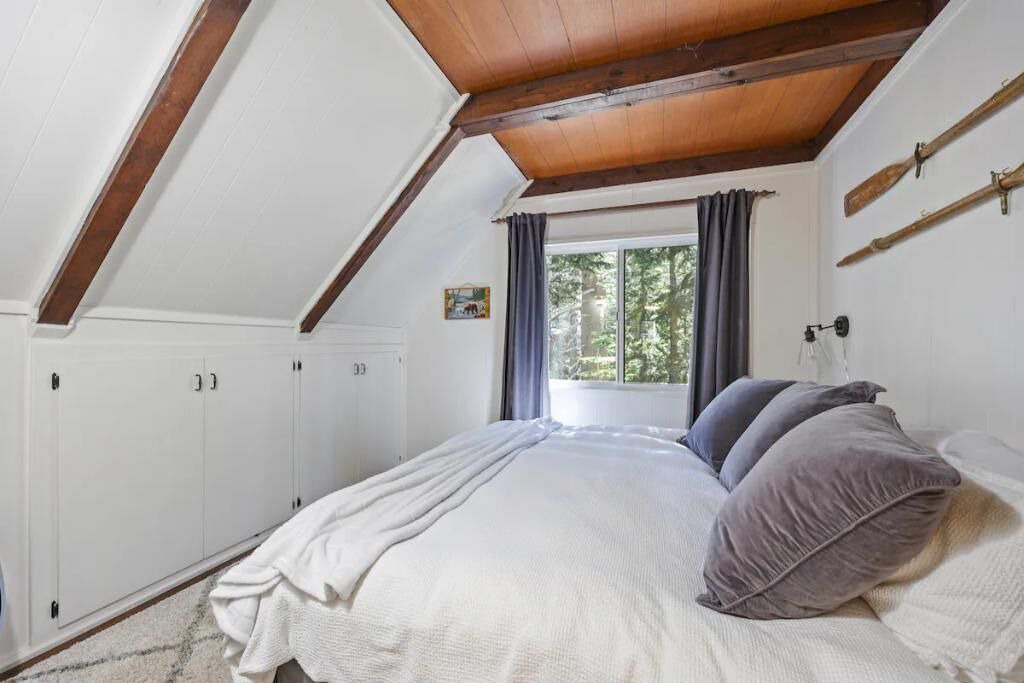 Photo of Bedroom in Serene Lakes