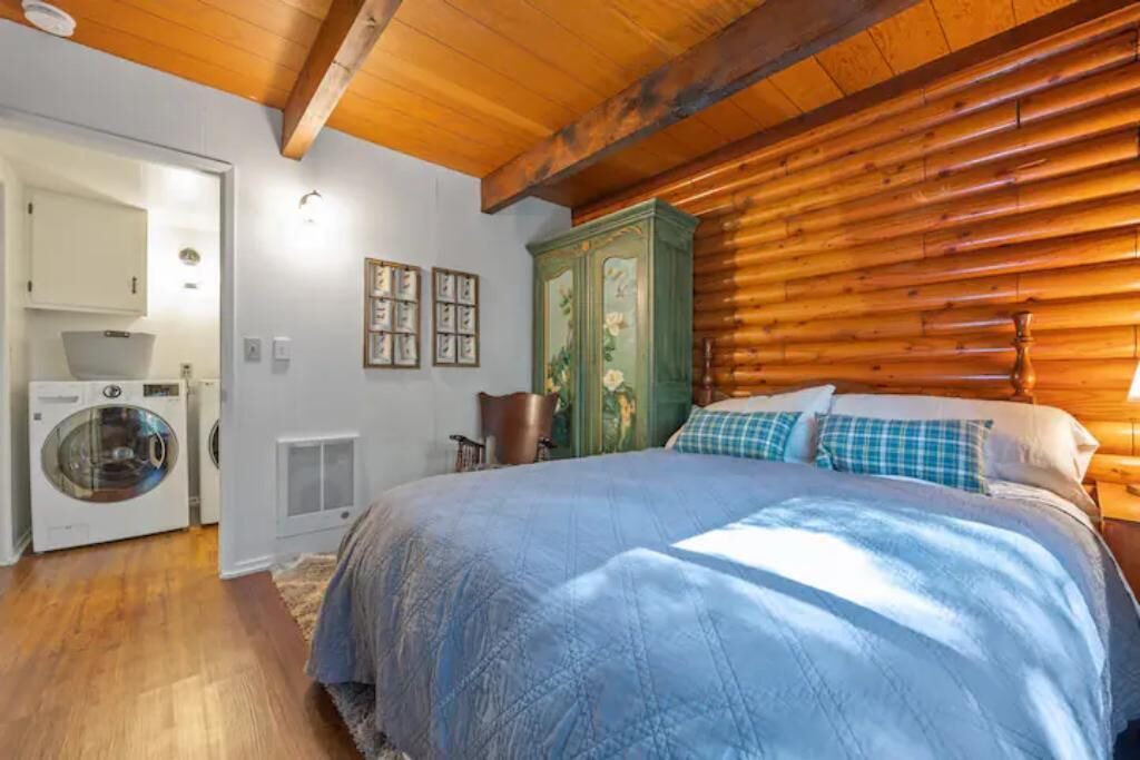 Photo of Bedroom in Serene Lakes